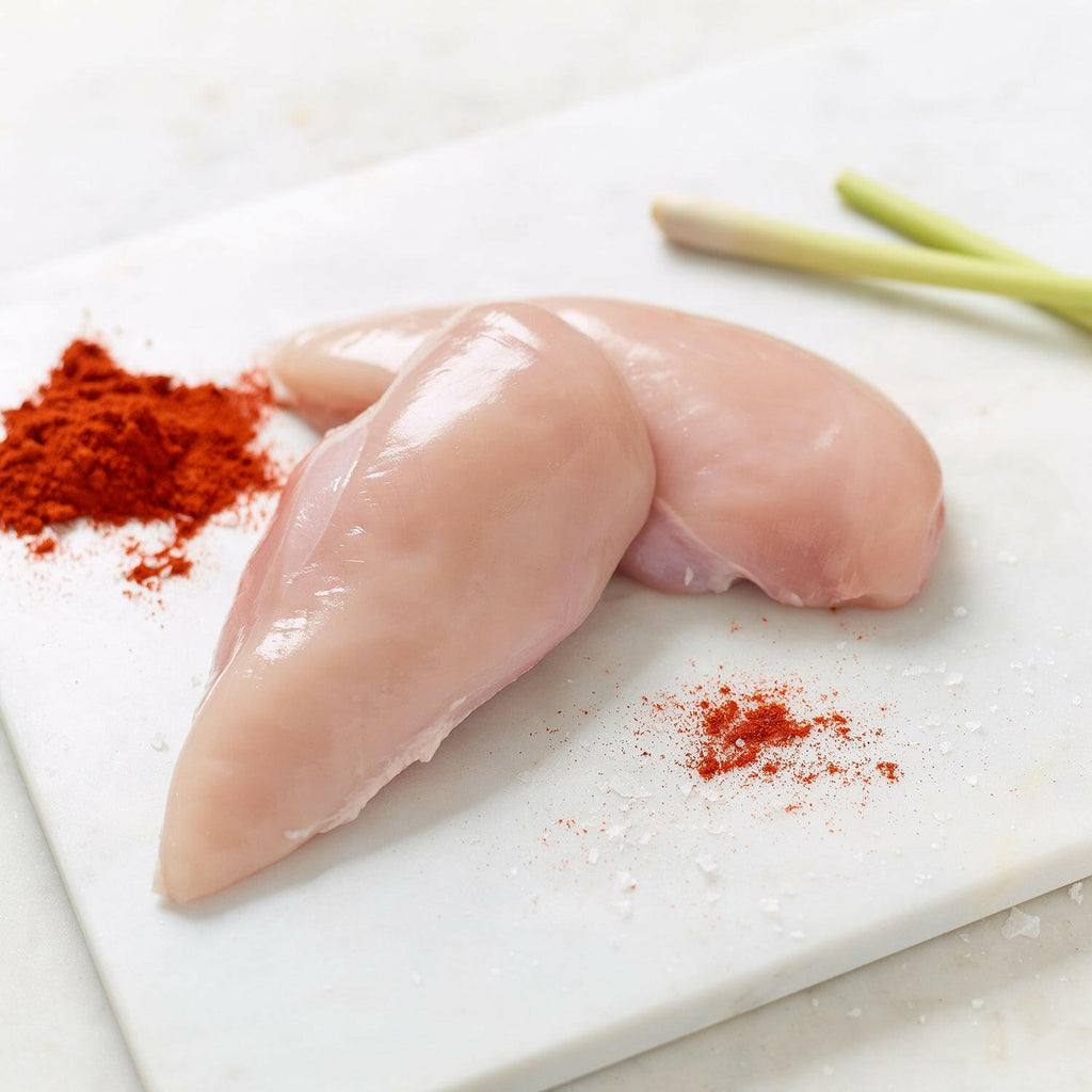 Organic chicken breast fillets (skinless) with lemongrass, paprika and rock salt